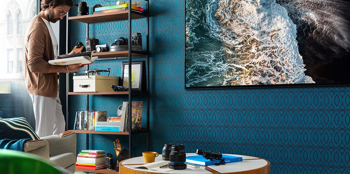 SAMSUNG QLED 8K - Designed to blend with any room
