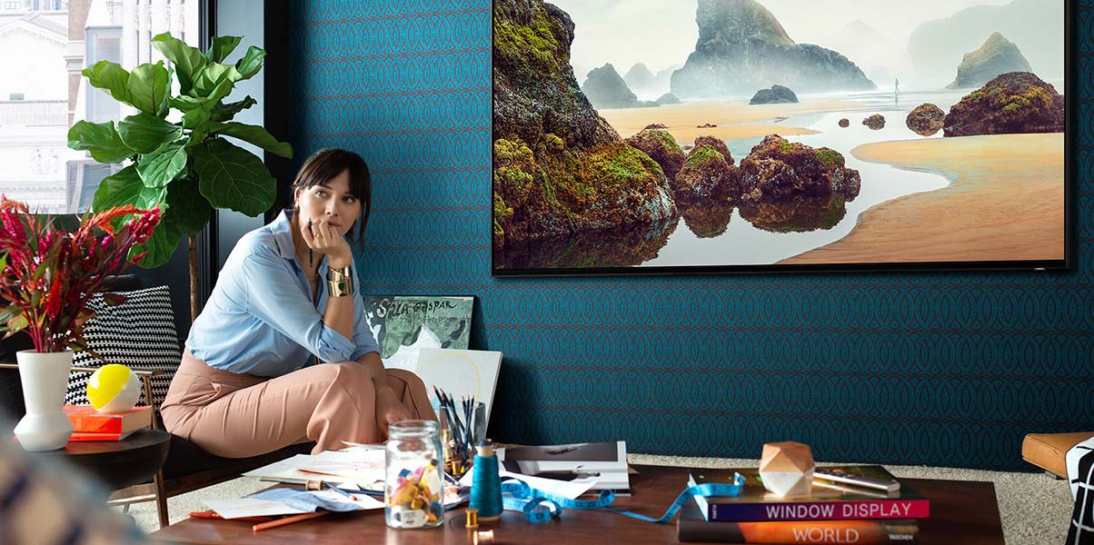 SAMSUNG QLED 8K - Designed to blend with any room