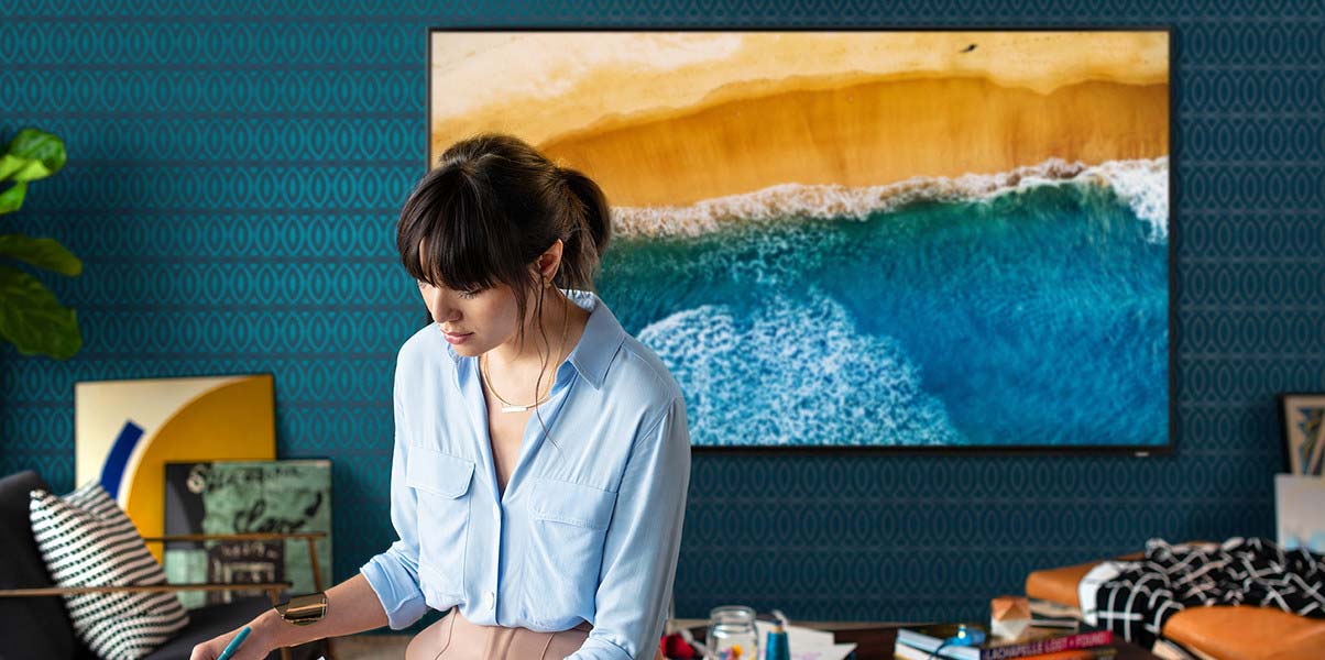 SAMSUNG QLED 8K - Designed to blend with any room